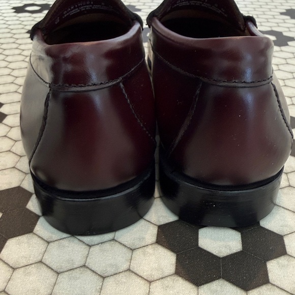 G.H. Bass & Co. Burgundy Loafers - Picture 11 of 13